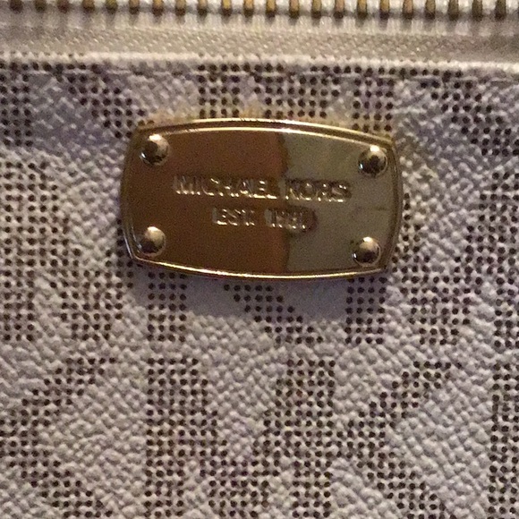 MICHEAL KORS small fanny pack - Picture 2 of 5
